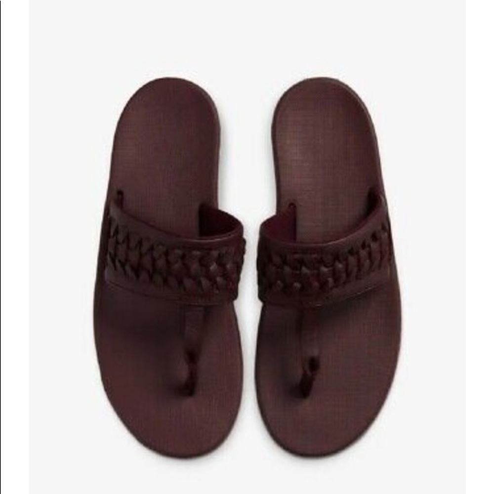 (NWOT) Nike Bella Kai 2 Leather Flip Flop Sandals